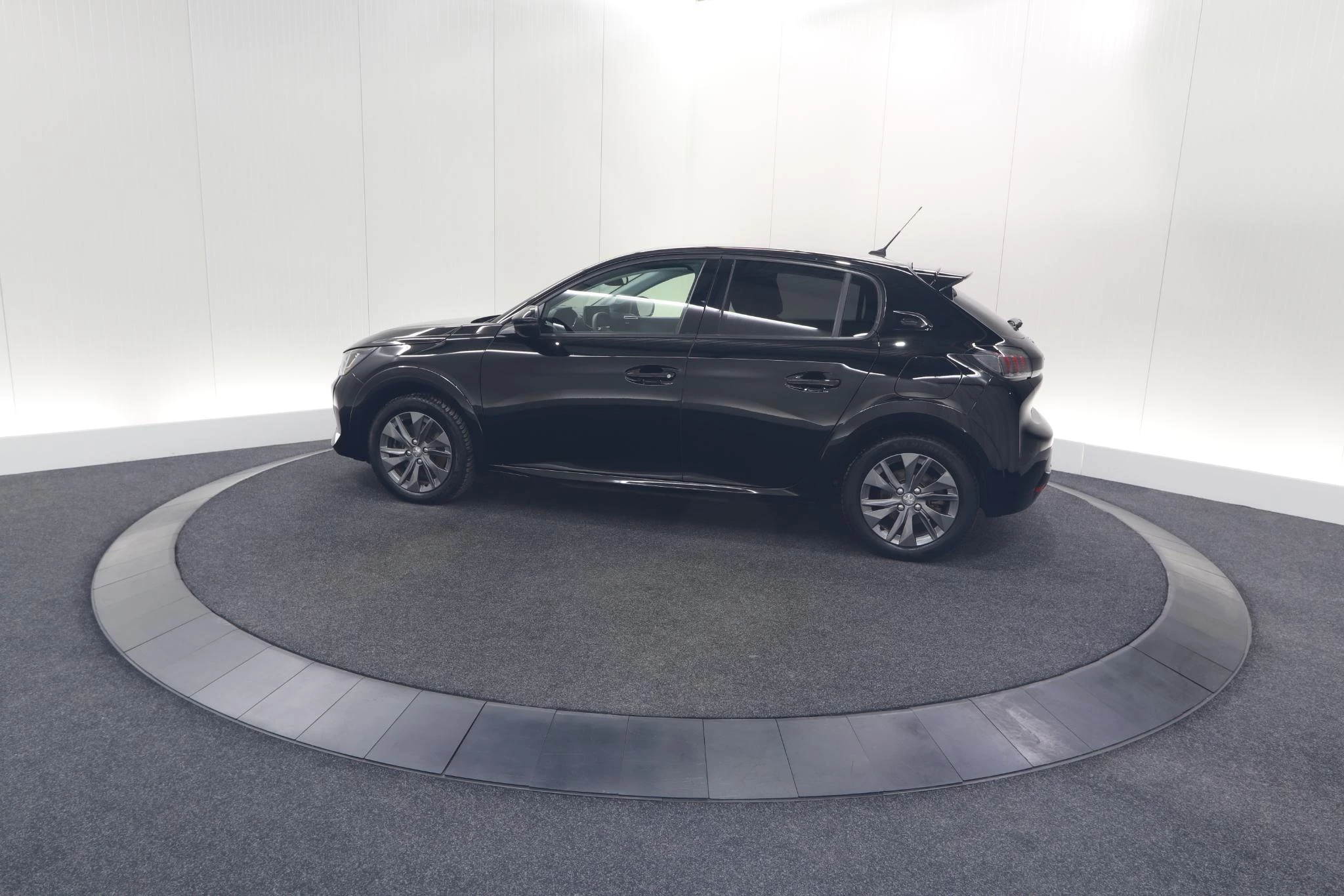 Hoofdafbeelding Peugeot e-208