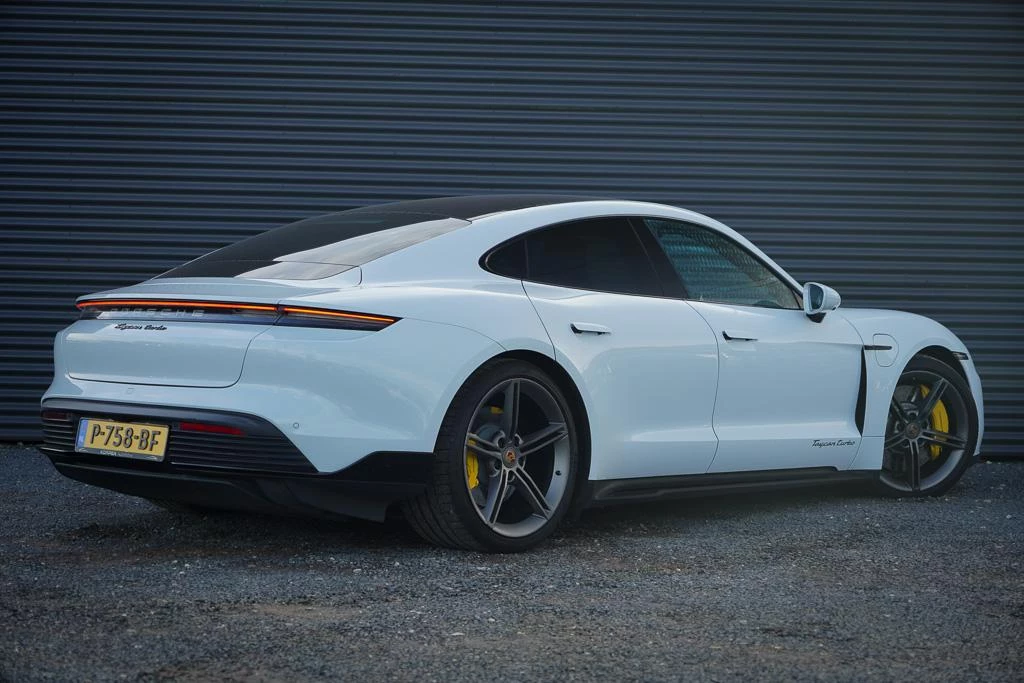 Hoofdafbeelding Porsche Taycan