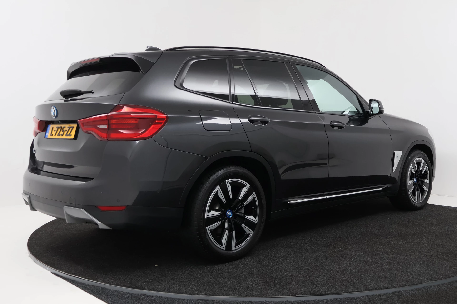 Hoofdafbeelding BMW iX3