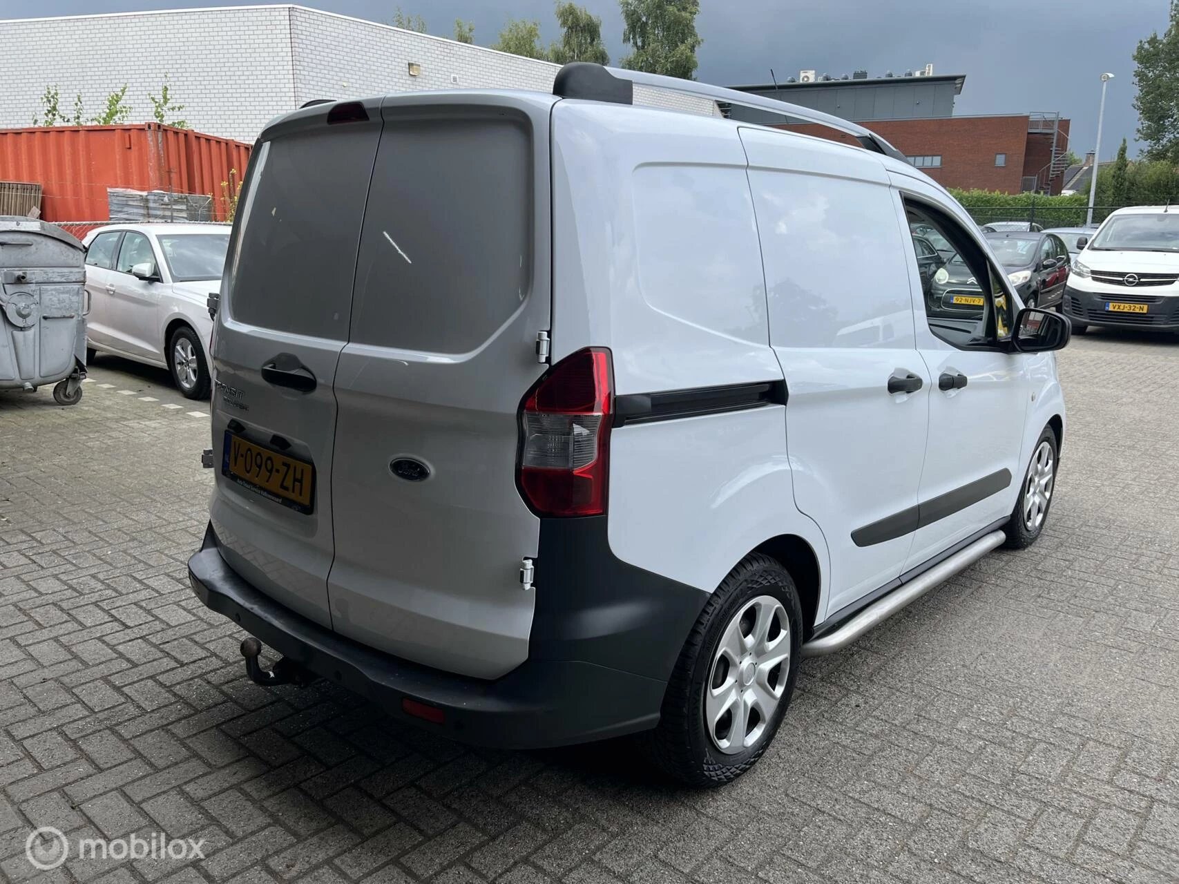 Hoofdafbeelding Ford Transit Courier