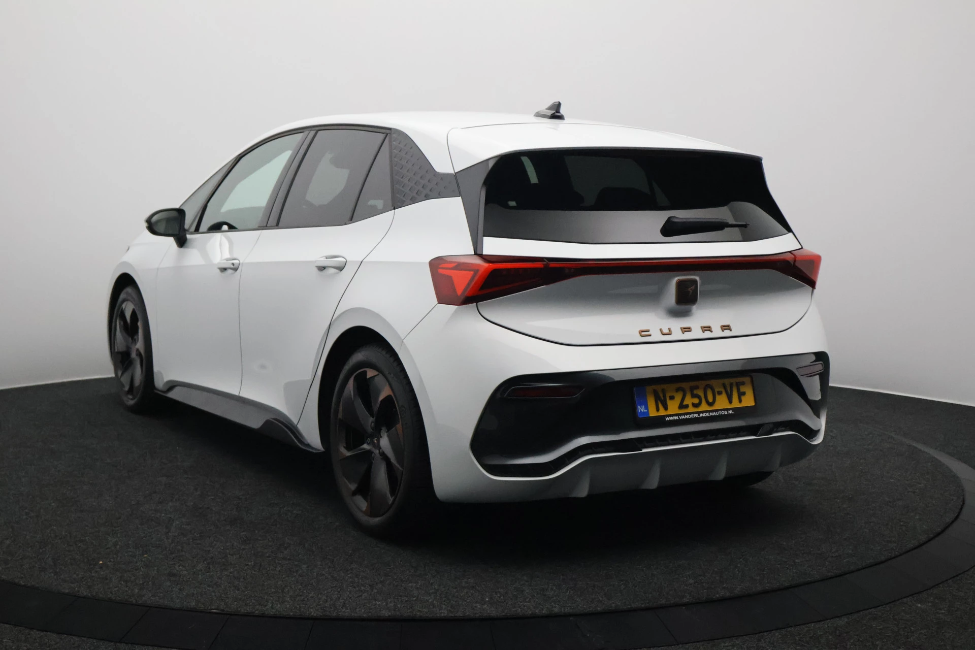 Hoofdafbeelding CUPRA Born