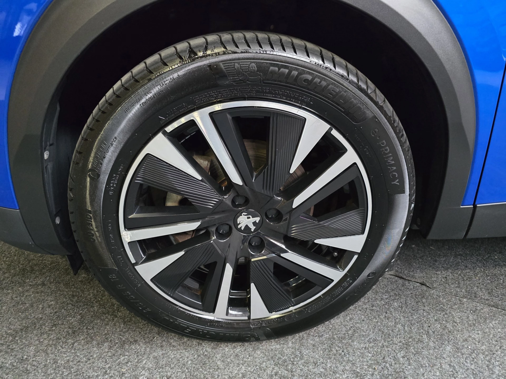 Hoofdafbeelding Peugeot e-2008