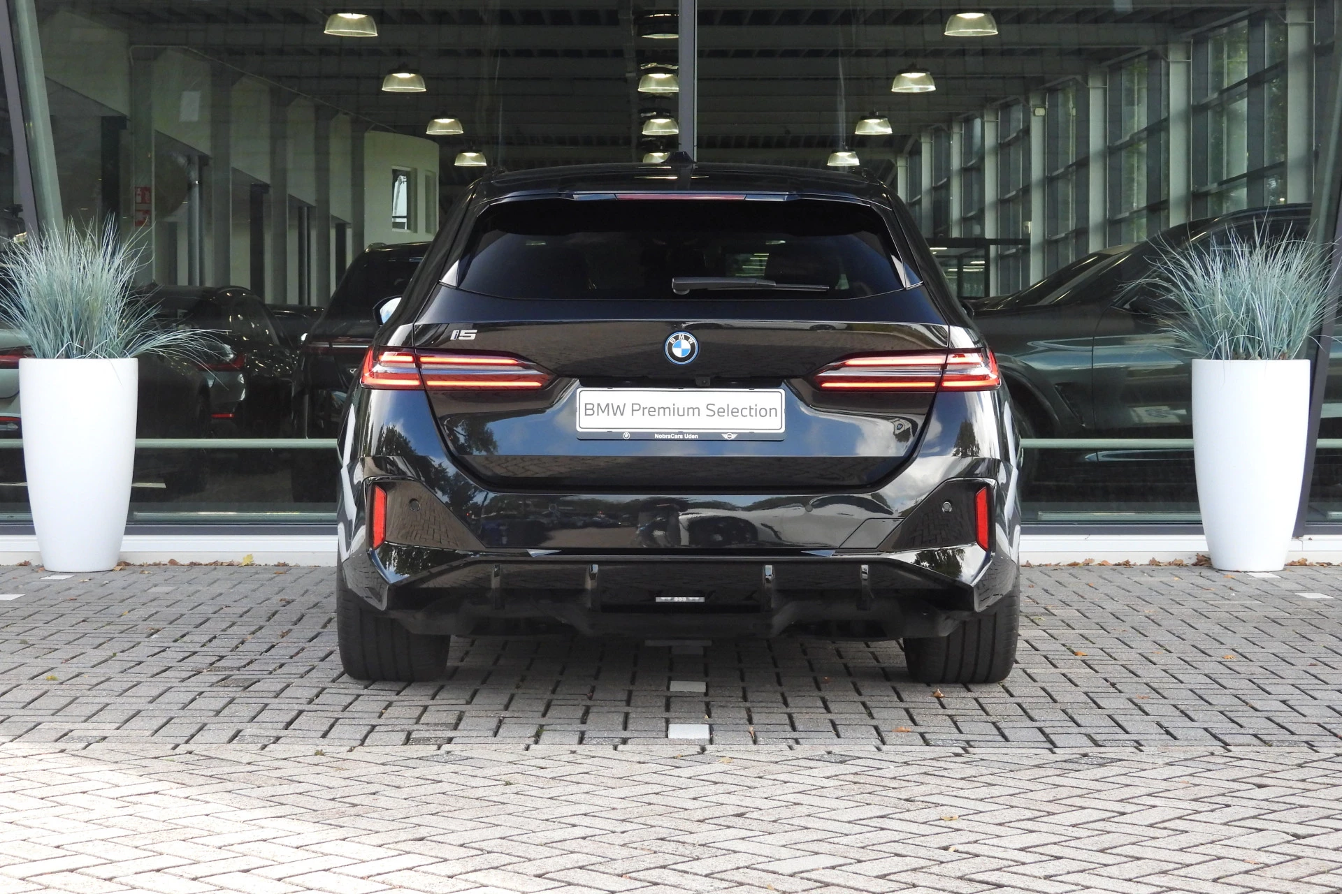 Hoofdafbeelding BMW i5
