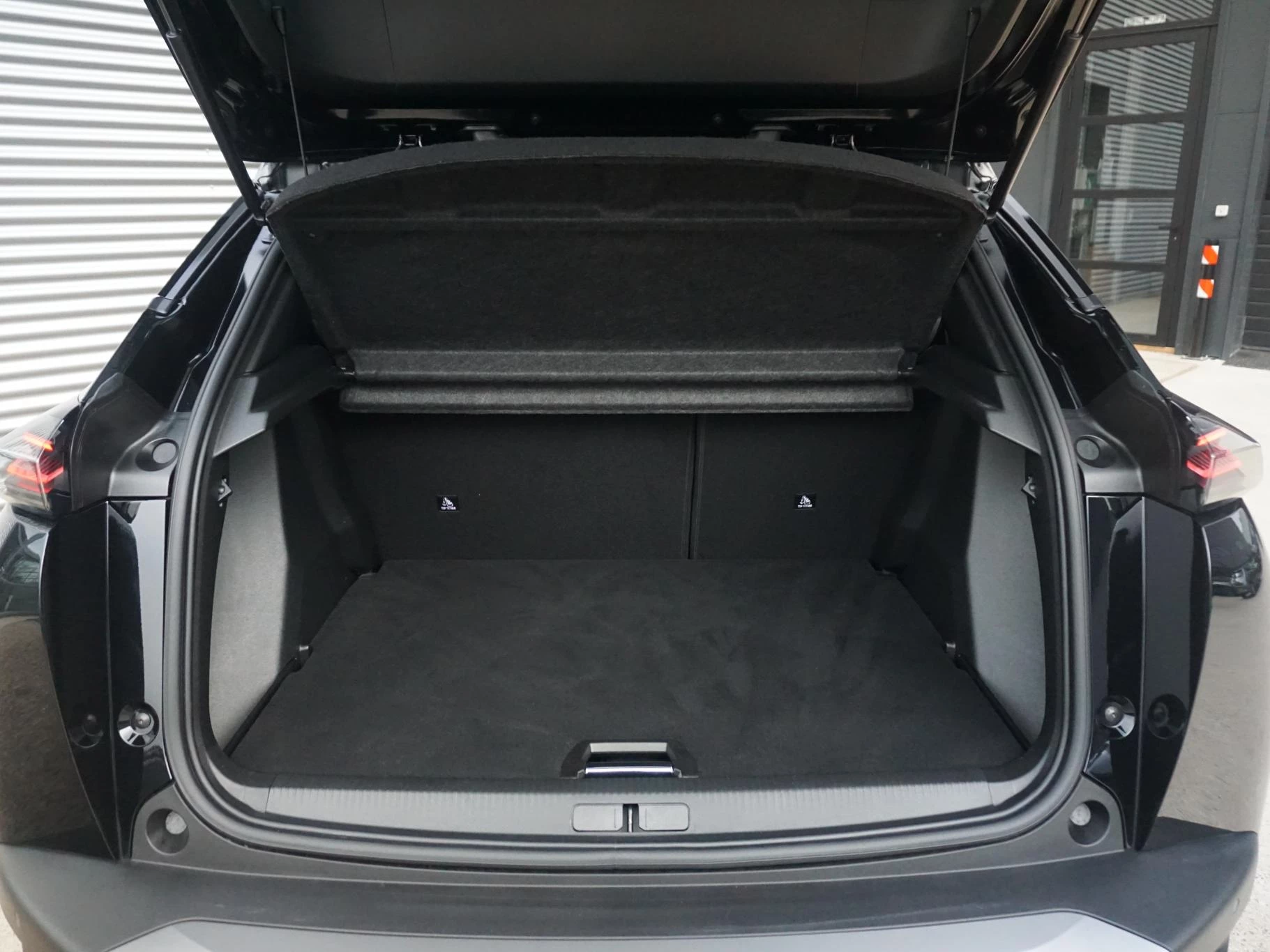 Hoofdafbeelding Peugeot e-2008