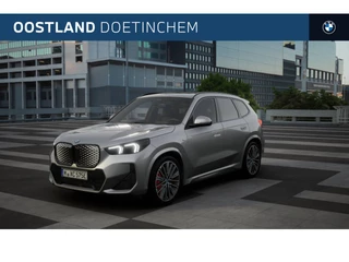 Hoofdafbeelding BMW iX1 BMW iX1 xDrive30 High Executive M Sport / Panoramadak / Trekhaak / Sportstoelen / M Adaptief onderstel / Adaptieve LED / Parking Assistant Plus / Comfort Access