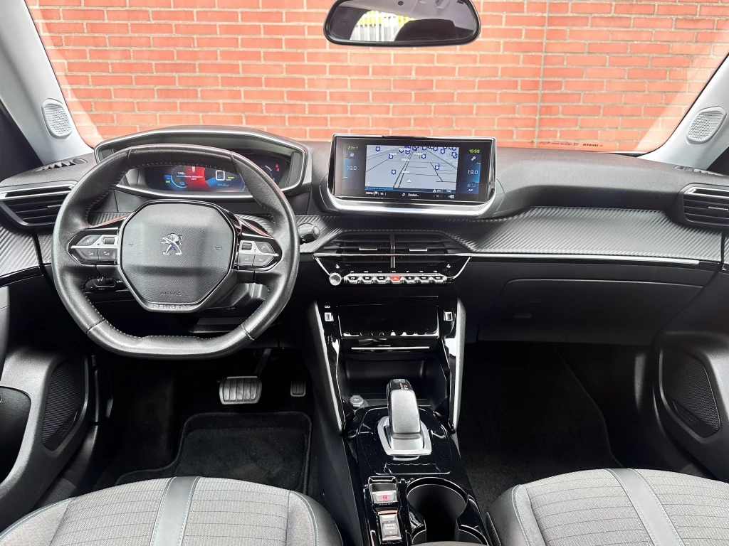 Hoofdafbeelding Peugeot e-2008