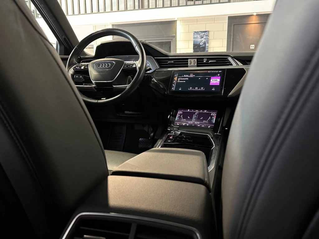 Hoofdafbeelding Audi e-tron