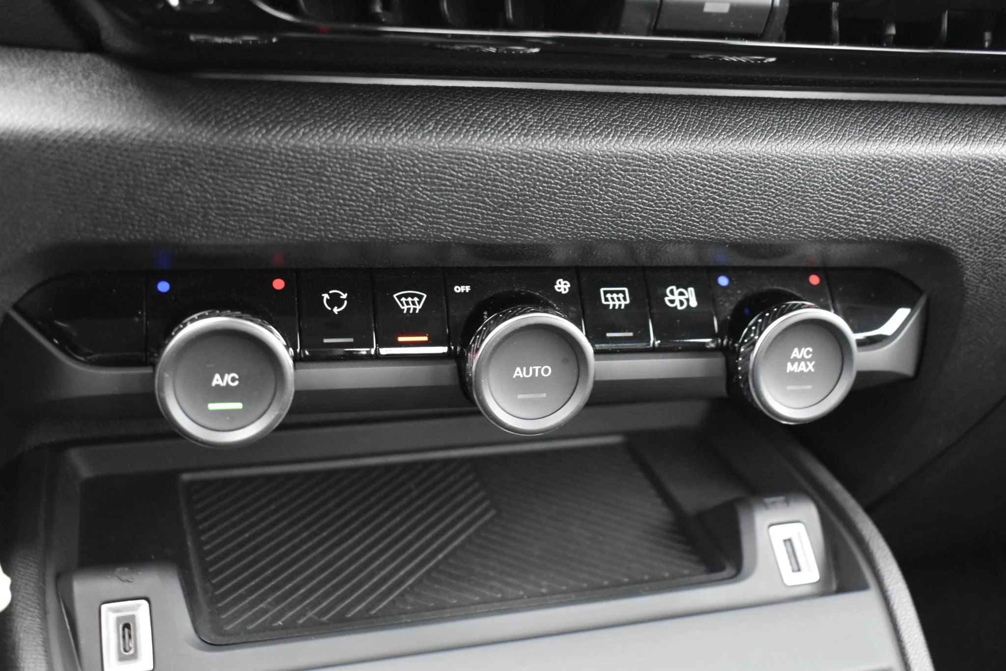 Hoofdafbeelding Citroën ë-C4 X