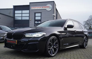 BMW 5-serie Touring 530d High Executive Edition | Panorama | HuD | Facelift | LASER | Trekhaak | Adaptieve cruise | Drive Assited