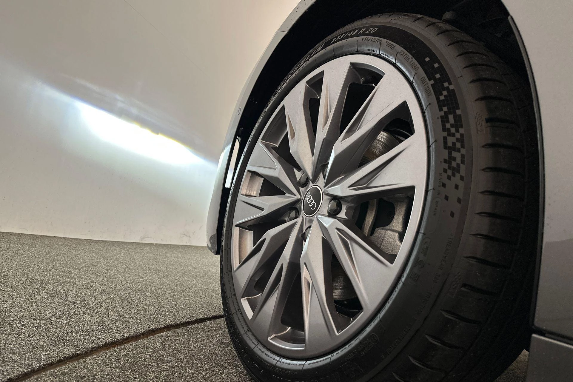 Hoofdafbeelding Audi A6 Avant e-tron