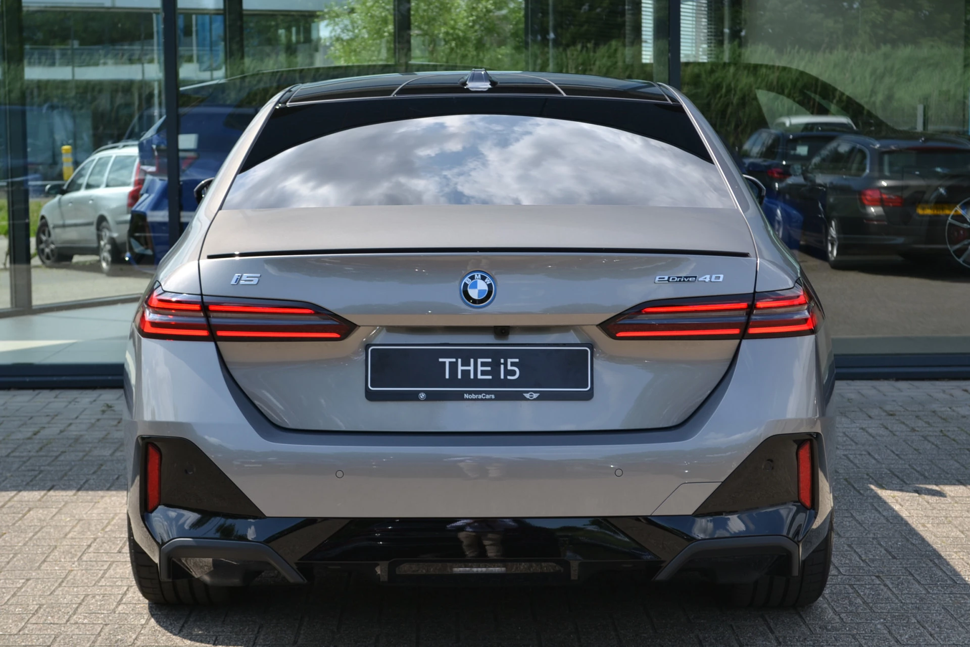 Hoofdafbeelding BMW i5