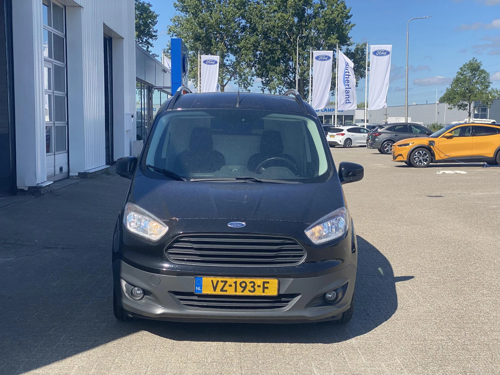 Hoofdafbeelding Ford Transit Courier