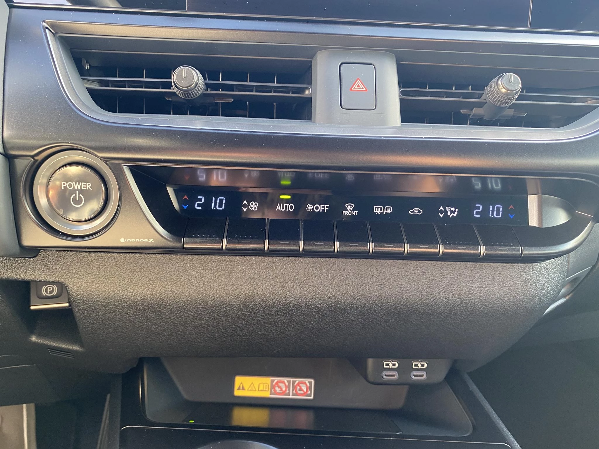 Hoofdafbeelding Lexus UX