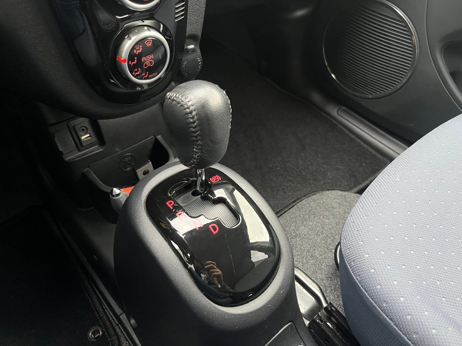 Hoofdafbeelding Peugeot iOn