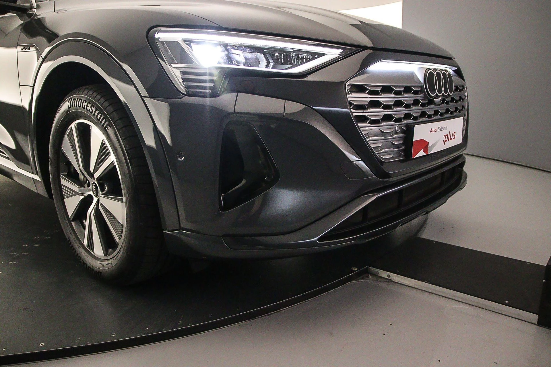 Hoofdafbeelding Audi Q8 e-tron