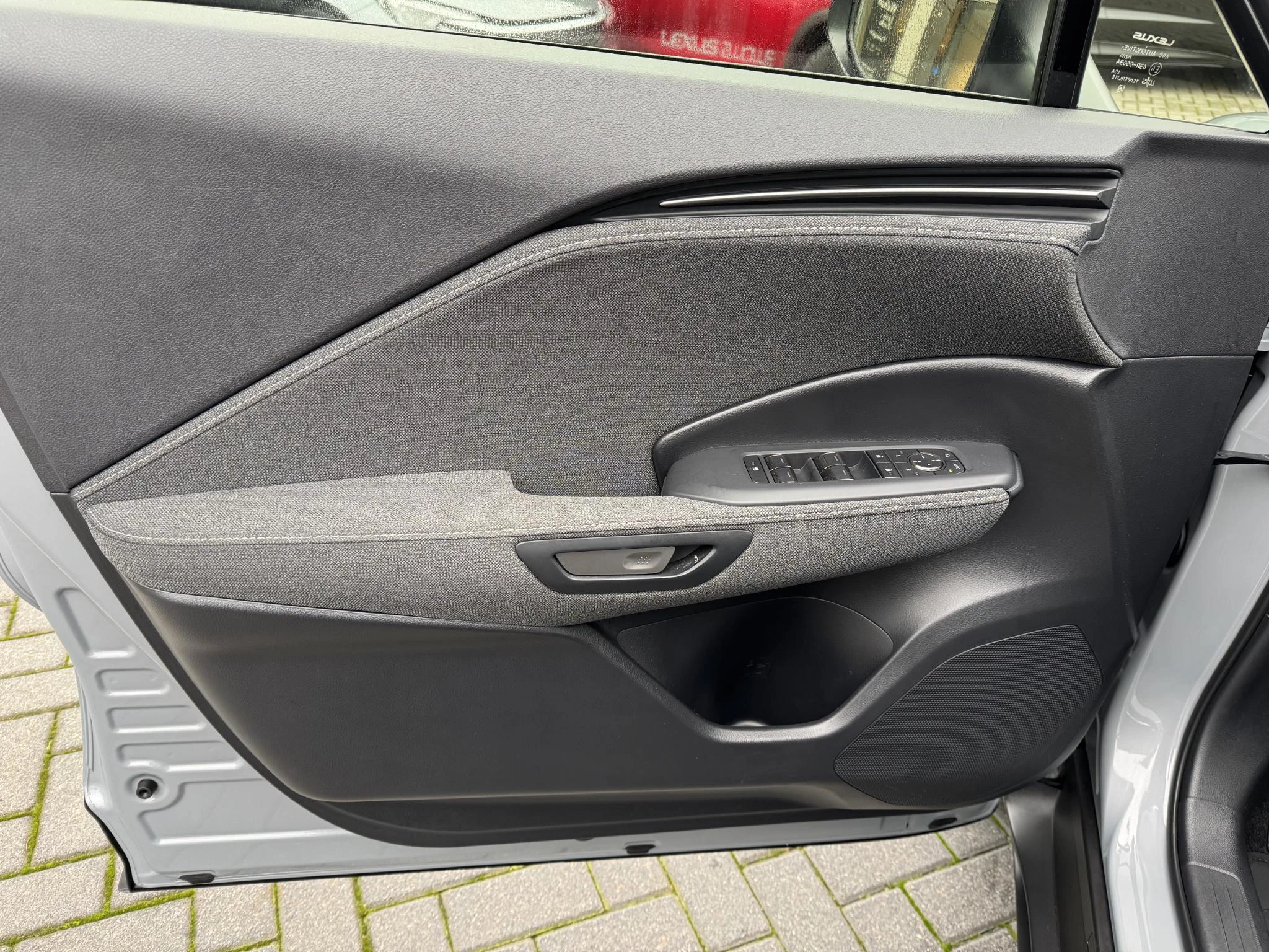 Hoofdafbeelding Lexus LBX