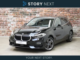 BMW 1 Serie 118i Executive Sport Line Automaat / Live Cockpit Plus / 17 Inch / DAB / Lichtpakket / Bluetooth / Parkeersensoren voor+achter / Extra Getint Glas / Cruise Control / LED / Exterieur Line Aluminium / Climate Control