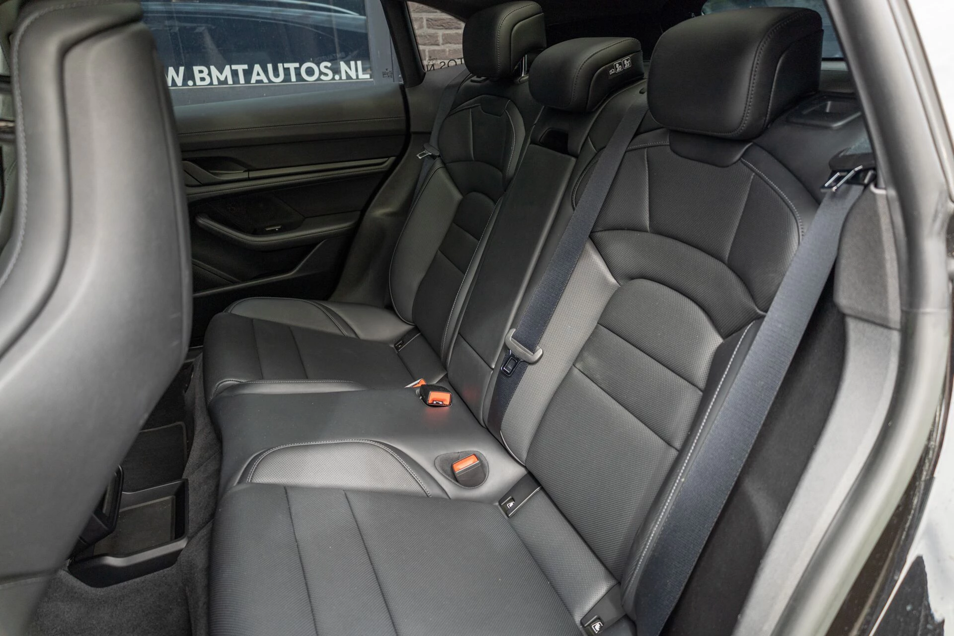 Hoofdafbeelding Porsche Taycan