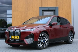 BMW iX xDrive40 77kWh Sport pakket | Pano | Trekhaak | Massage