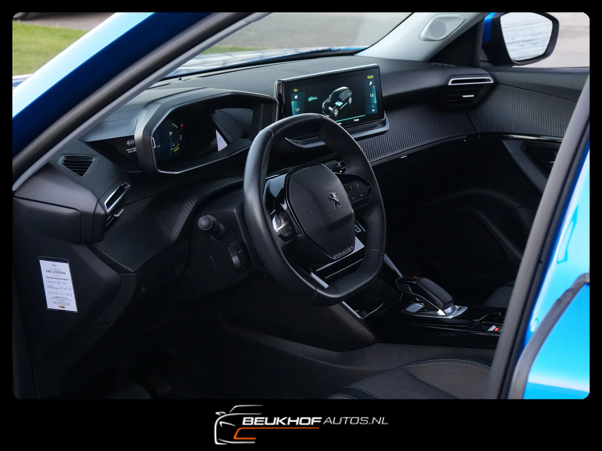 Hoofdafbeelding Peugeot e-2008