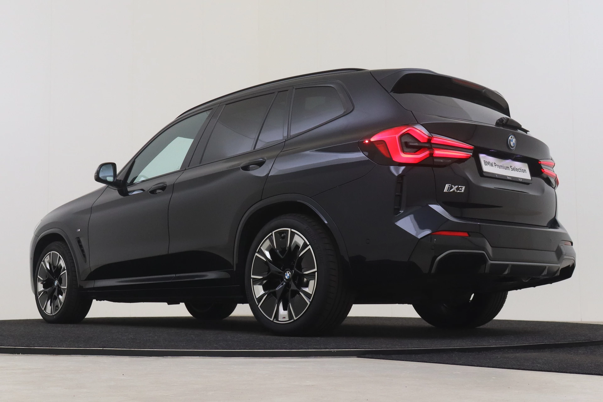 Hoofdafbeelding BMW iX3