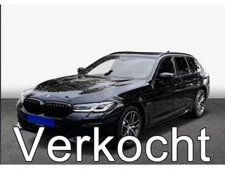 BMW 5 Serie Touring 530e M-SPORT ** LASER, NAVI+, LEDER, PANORAMA, HuD, DR. ASS+, HiFi ** 1e EIG - BMW GARANTIE t/m 12-2025 ** ** INFORMEER OOK NAAR ONZE AANTREKKELIJKE FINANCIAL-LEASE TARIEVEN **