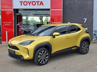 Hoofdafbeelding Toyota Yaris Cross Toyota Yaris Cross 1.5 Hybrid Dynamic AFNEEMBARE TREKHAAK STOEL- STUUR- EN VOORRUITVERWARMING APPLE & ANDROID NAVI