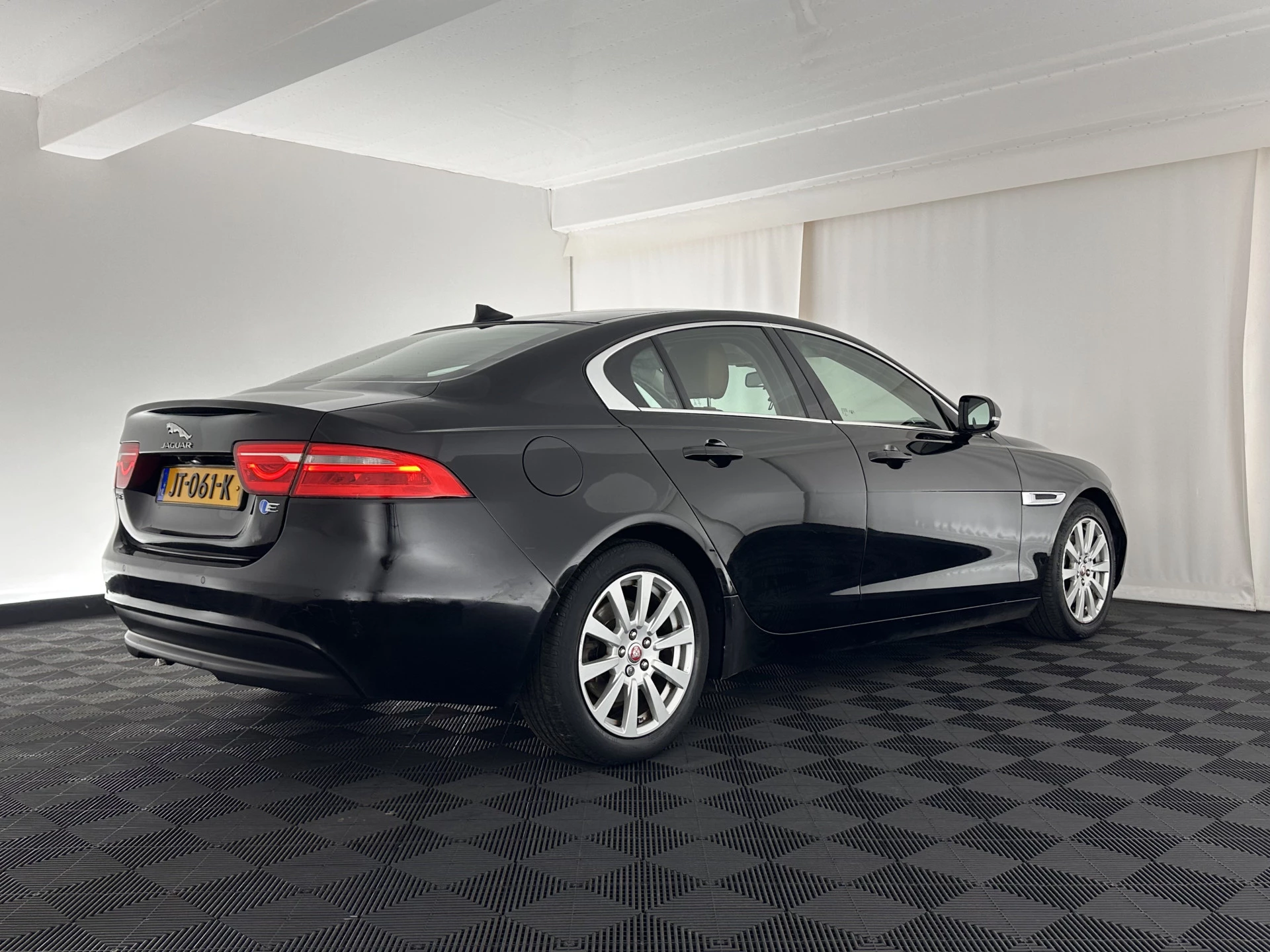 Hoofdafbeelding Jaguar XE