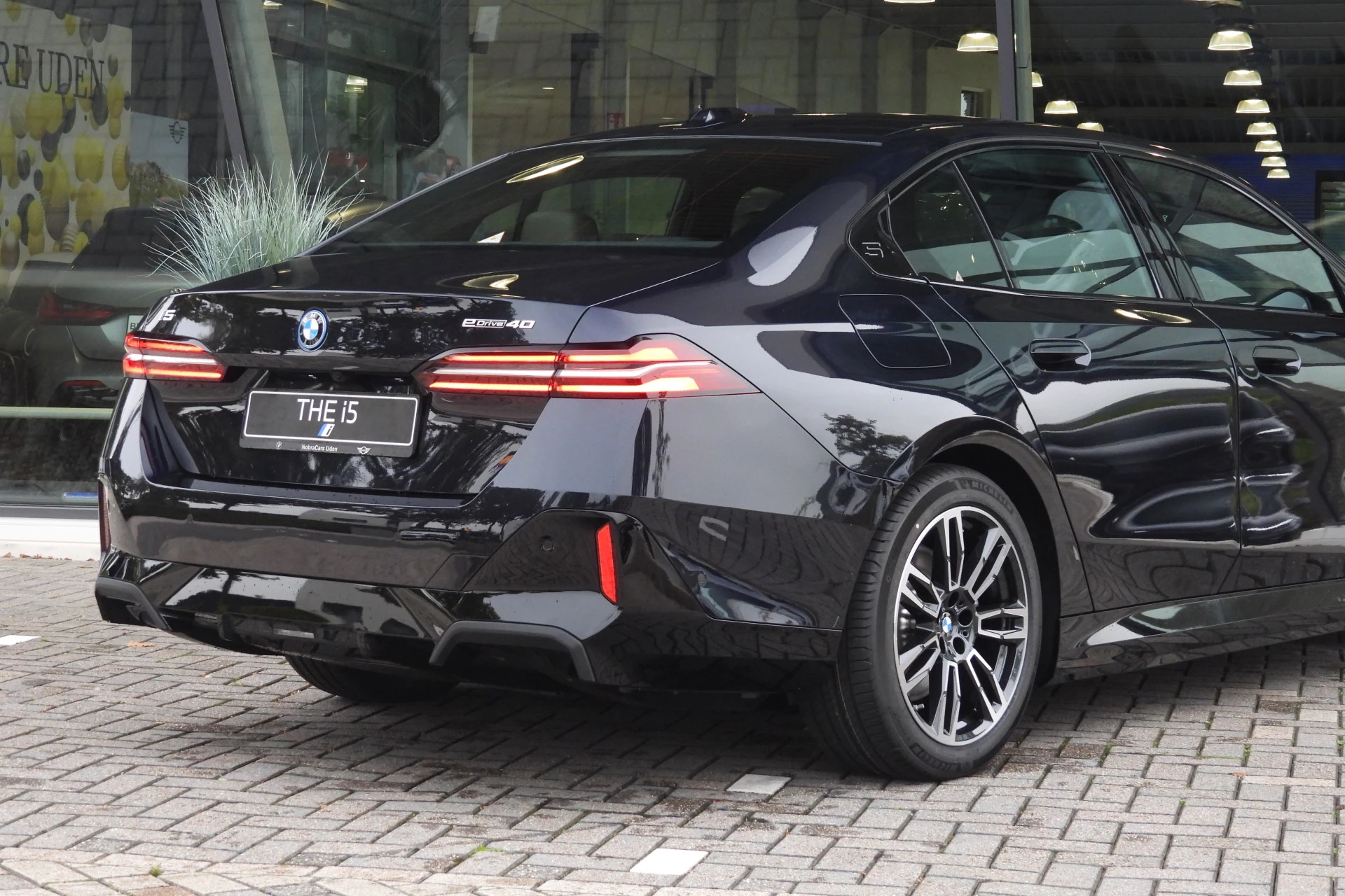 Hoofdafbeelding BMW i5