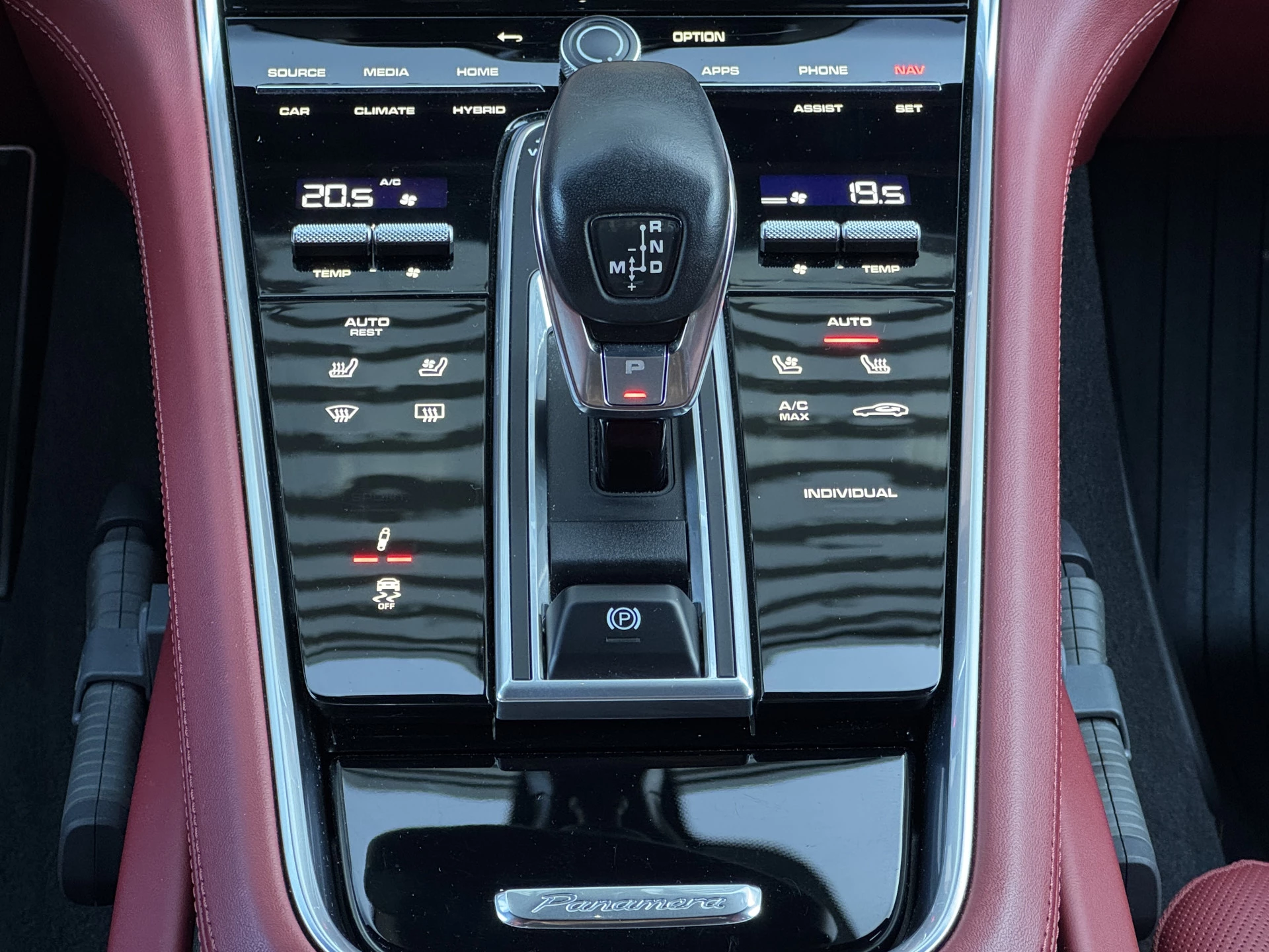 Hoofdafbeelding Porsche Panamera