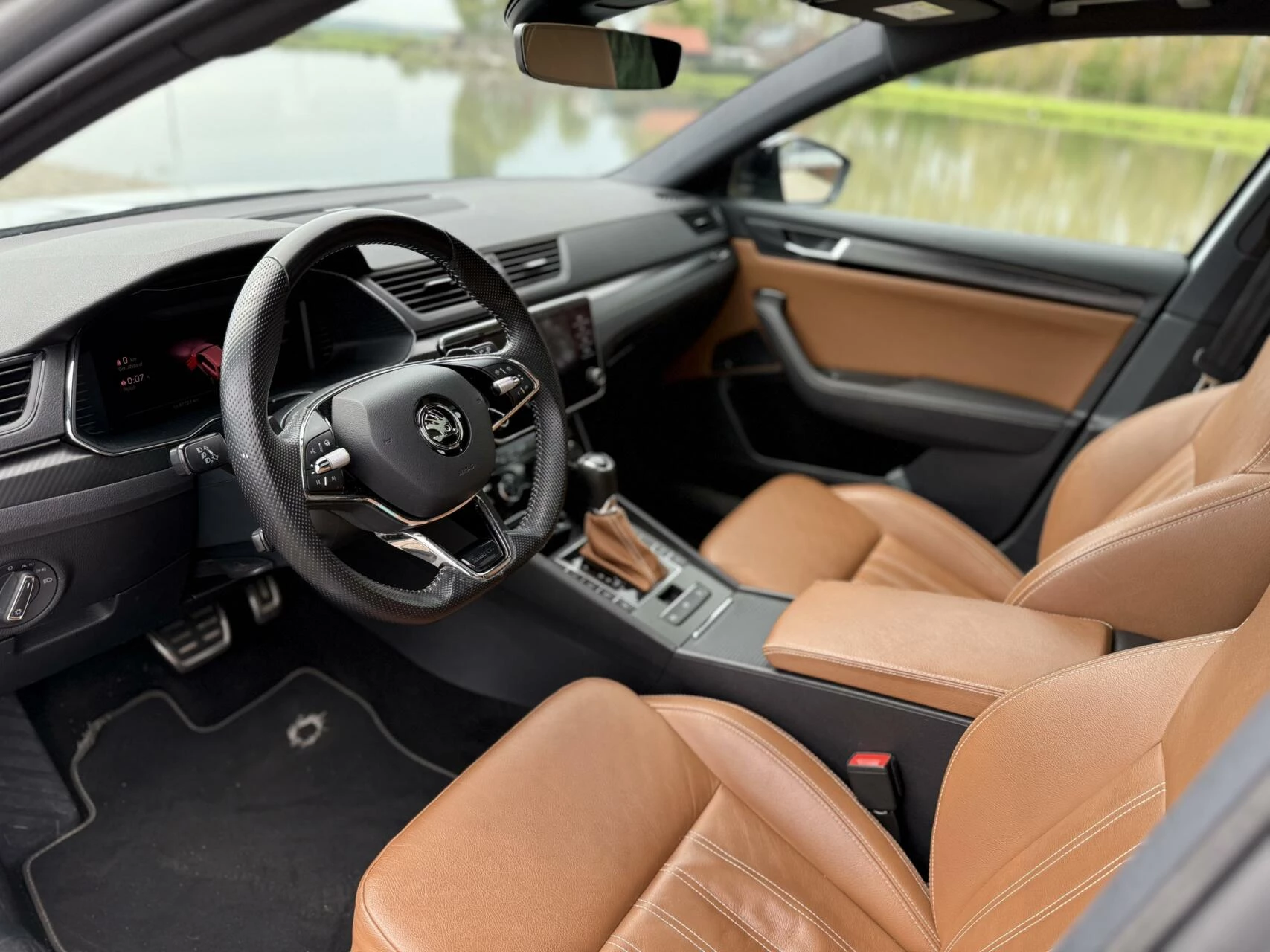 Hoofdafbeelding Škoda Superb
