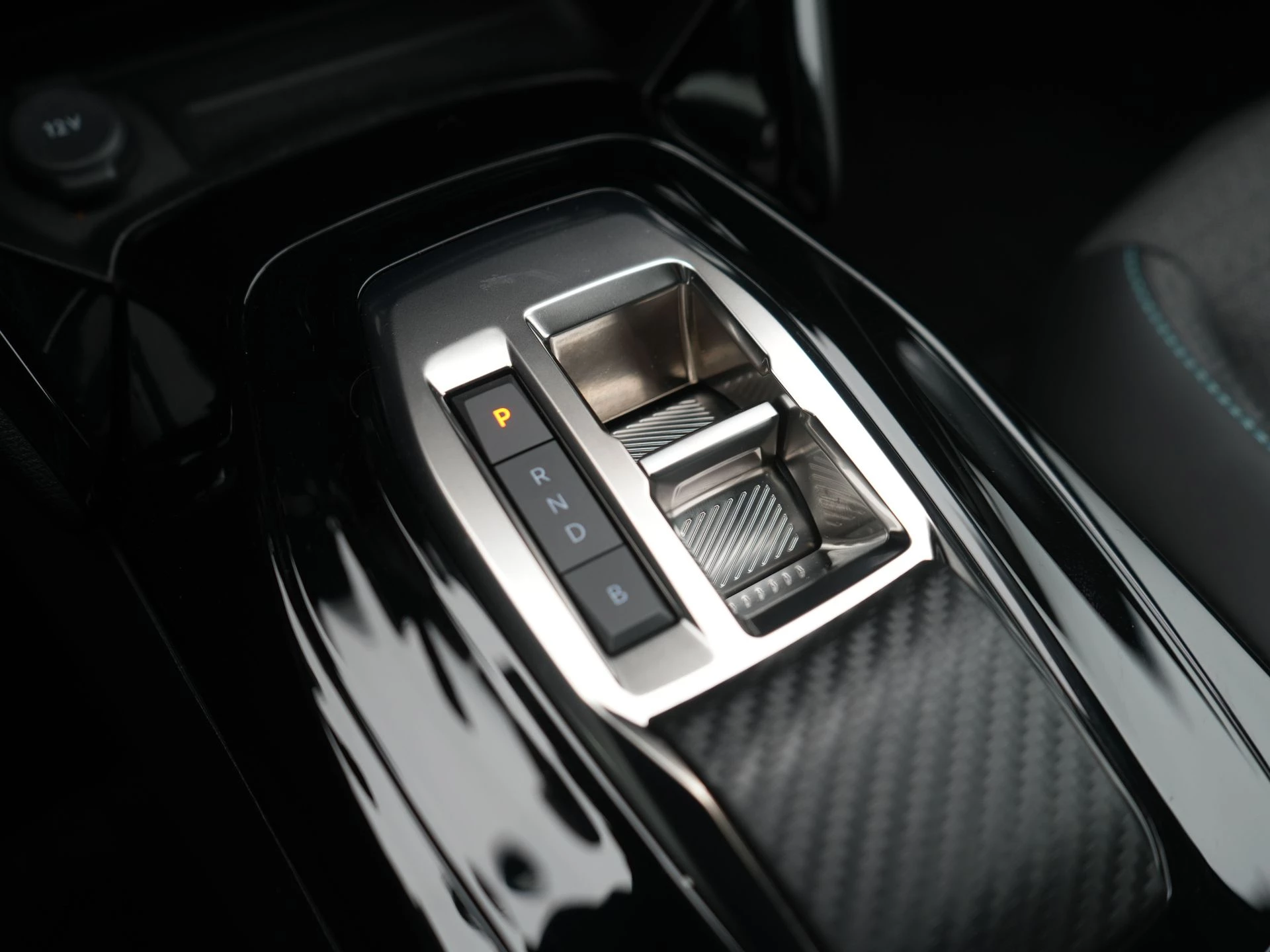 Hoofdafbeelding Peugeot e-2008