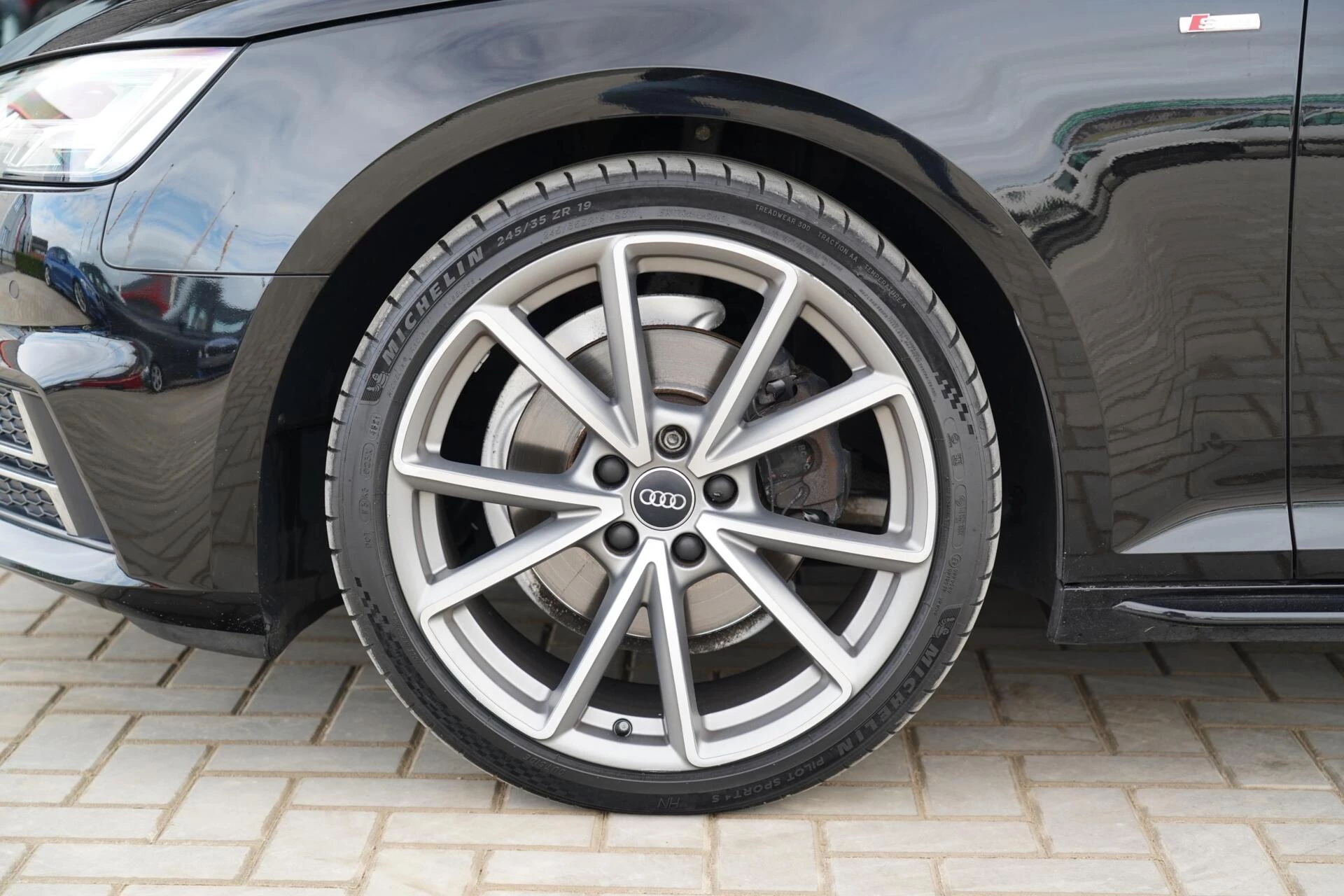 Hoofdafbeelding Audi A4