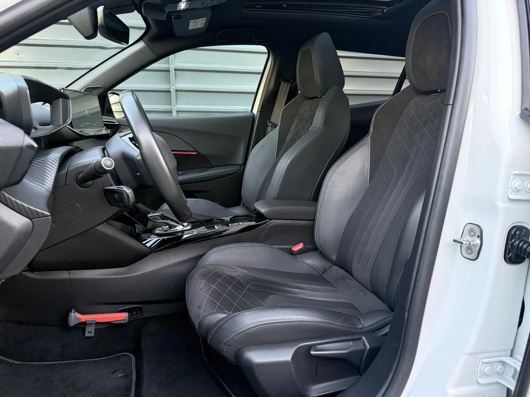 Hoofdafbeelding Peugeot e-2008