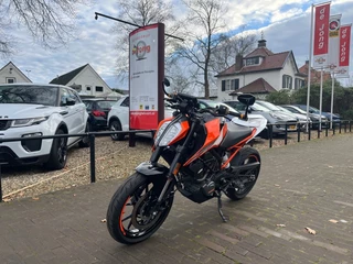 KTM 125 Duke Tour ABS / AKRAPOVIC UITLAAT / ABS