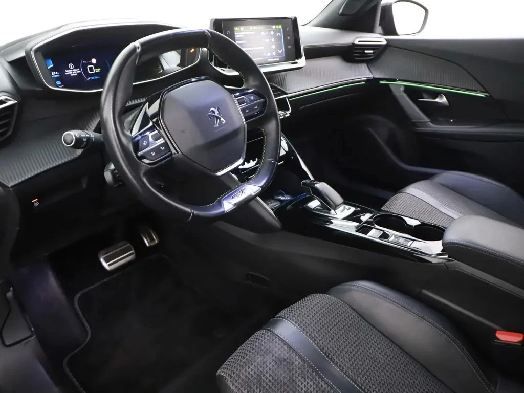 Hoofdafbeelding Peugeot e-2008