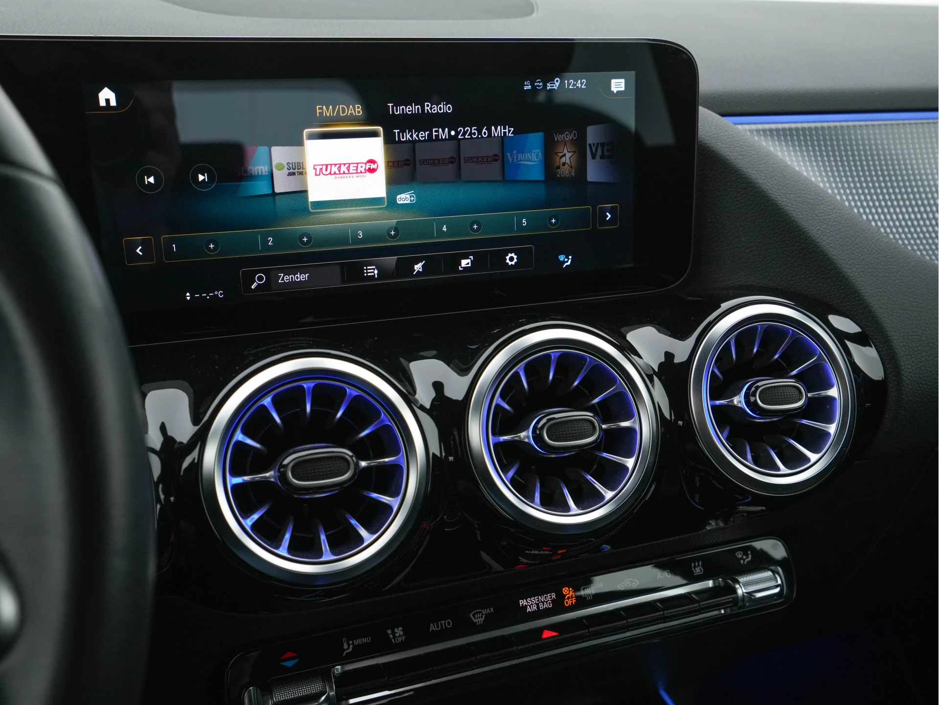 Hoofdafbeelding Mercedes-Benz EQA