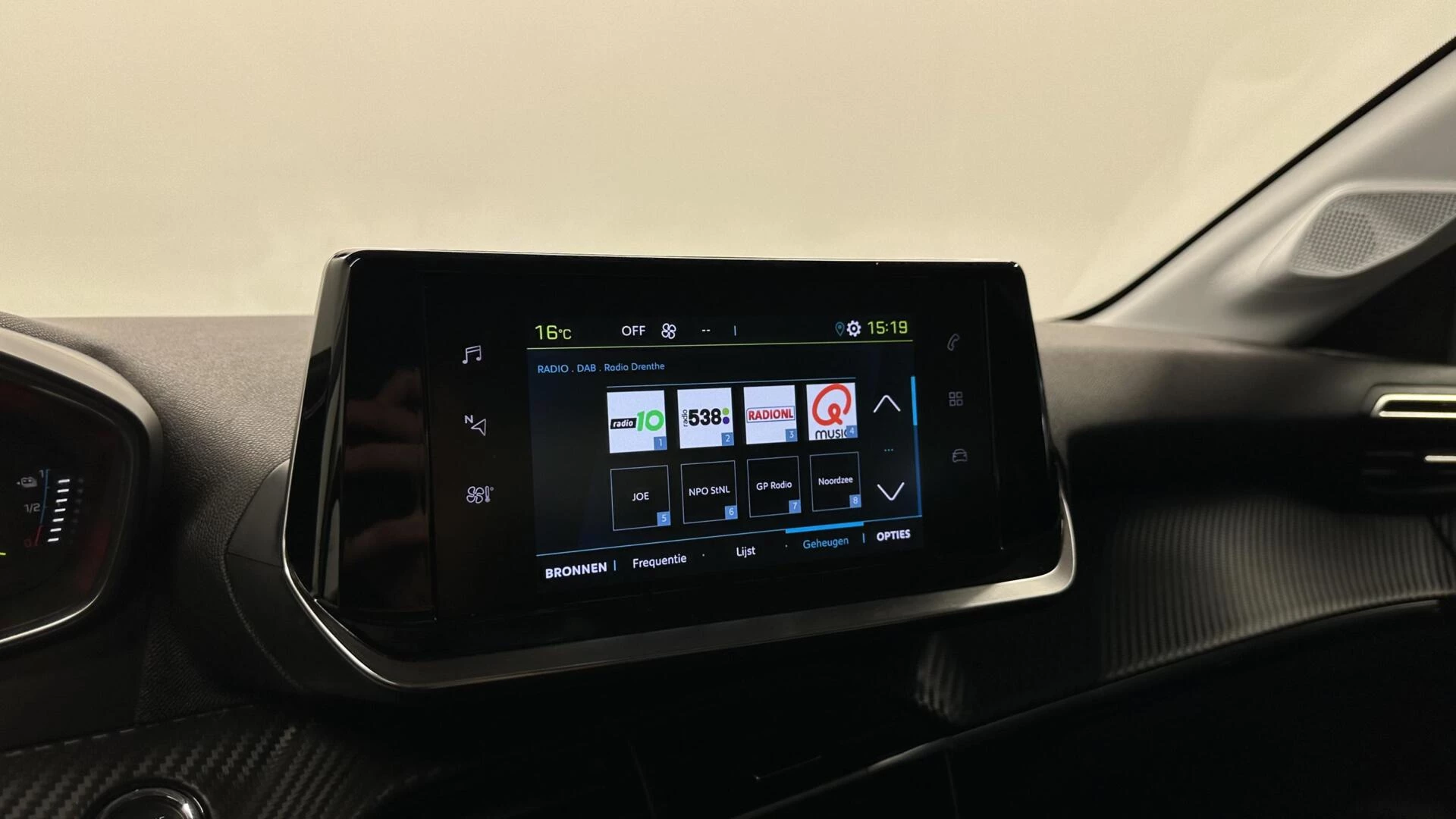 Hoofdafbeelding Peugeot e-208