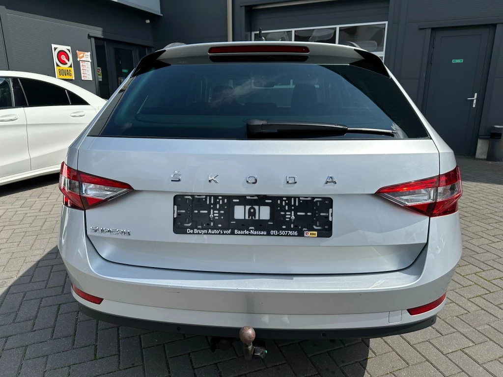 Hoofdafbeelding Škoda Superb