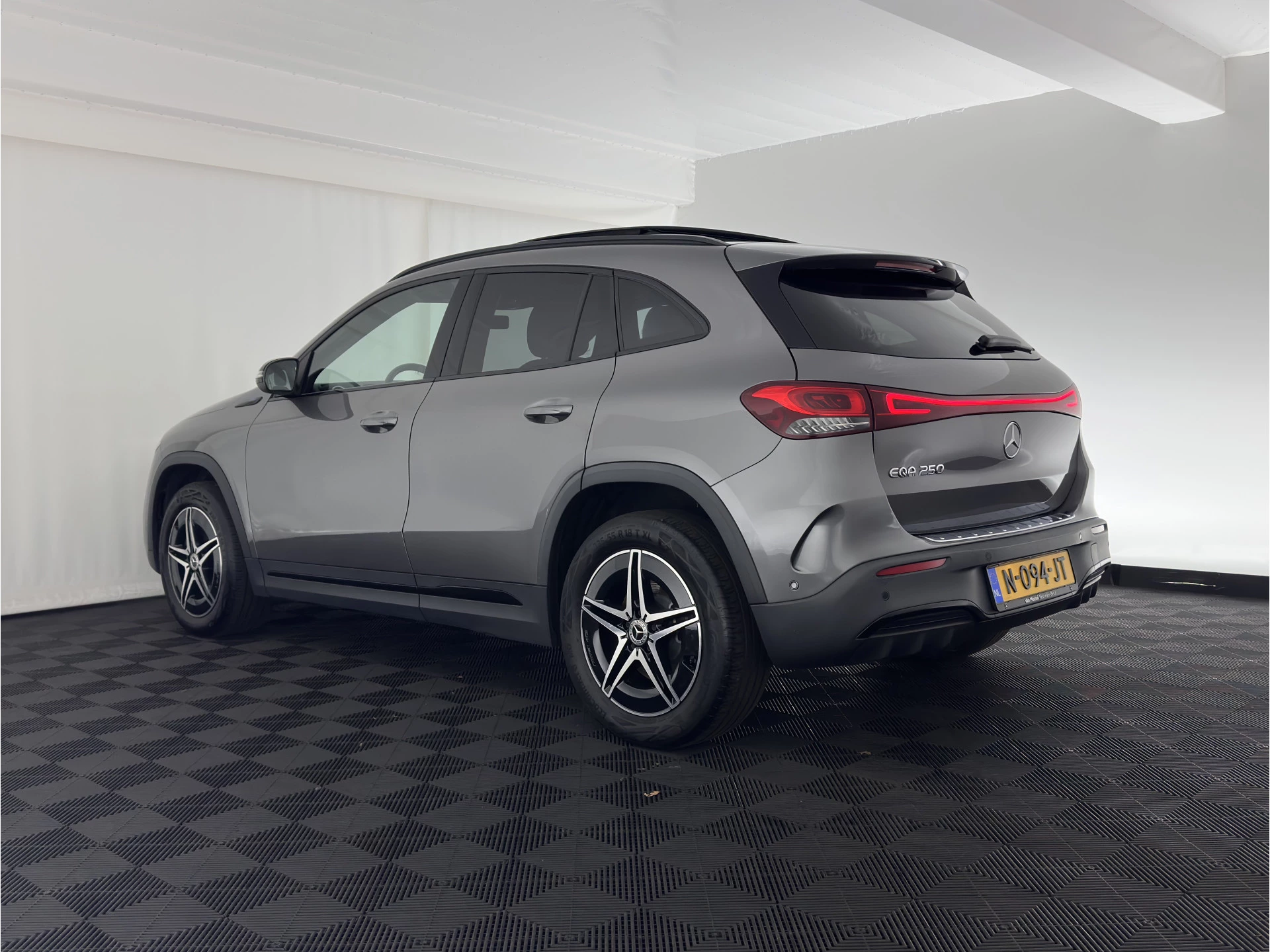 Hoofdafbeelding Mercedes-Benz EQA