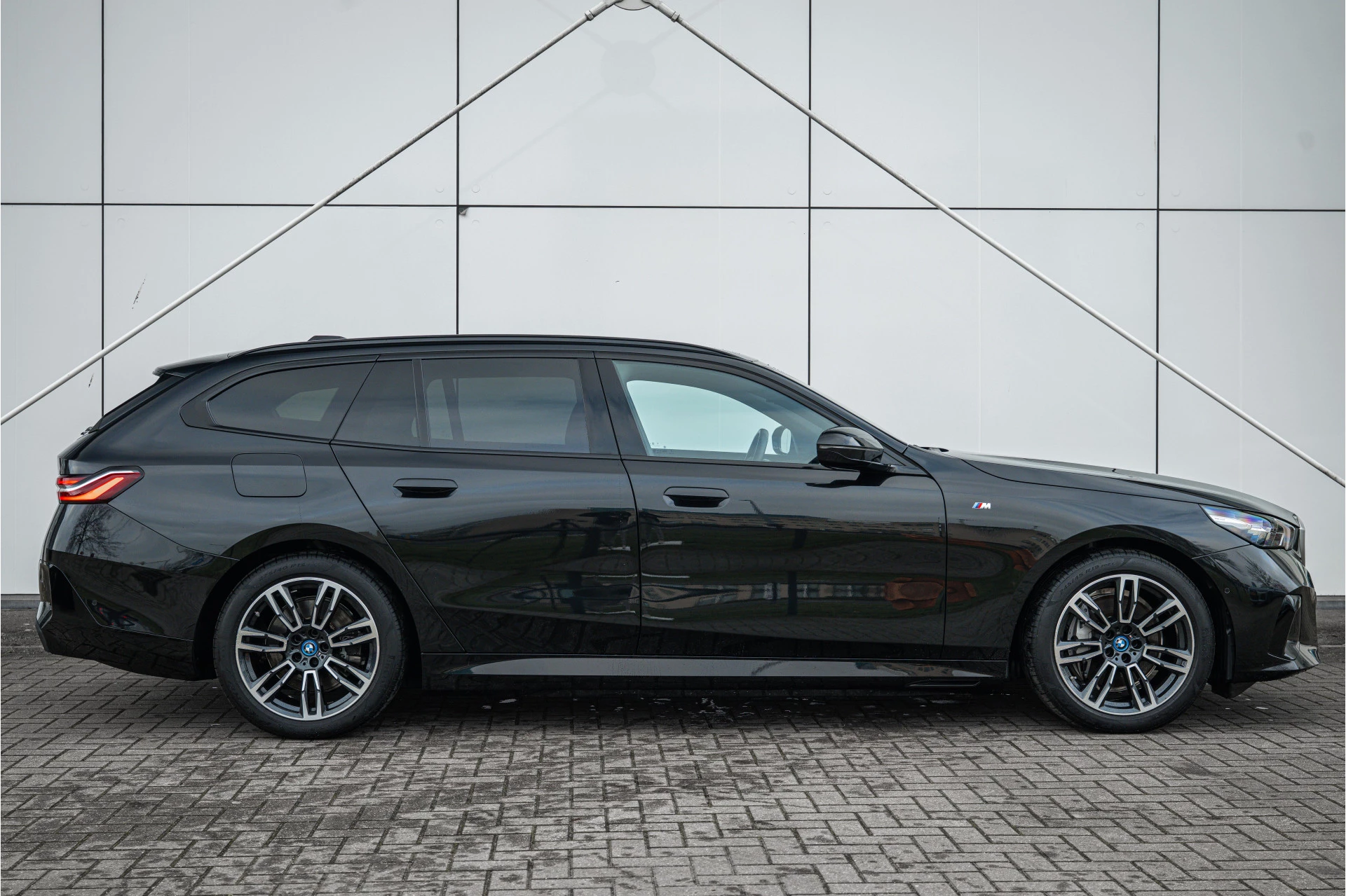 Hoofdafbeelding BMW i5