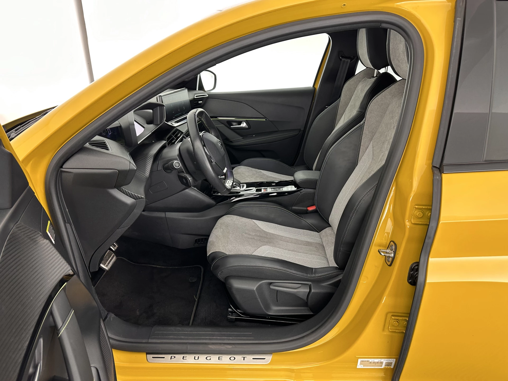 Hoofdafbeelding Peugeot e-208