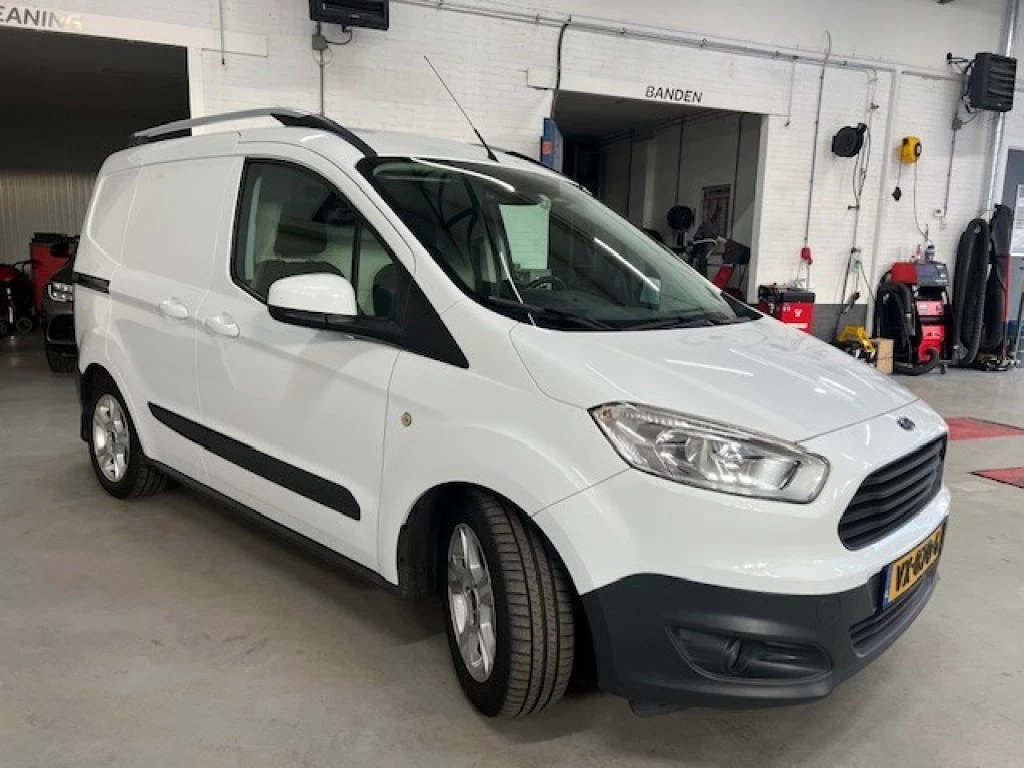 Hoofdafbeelding Ford Transit Courier