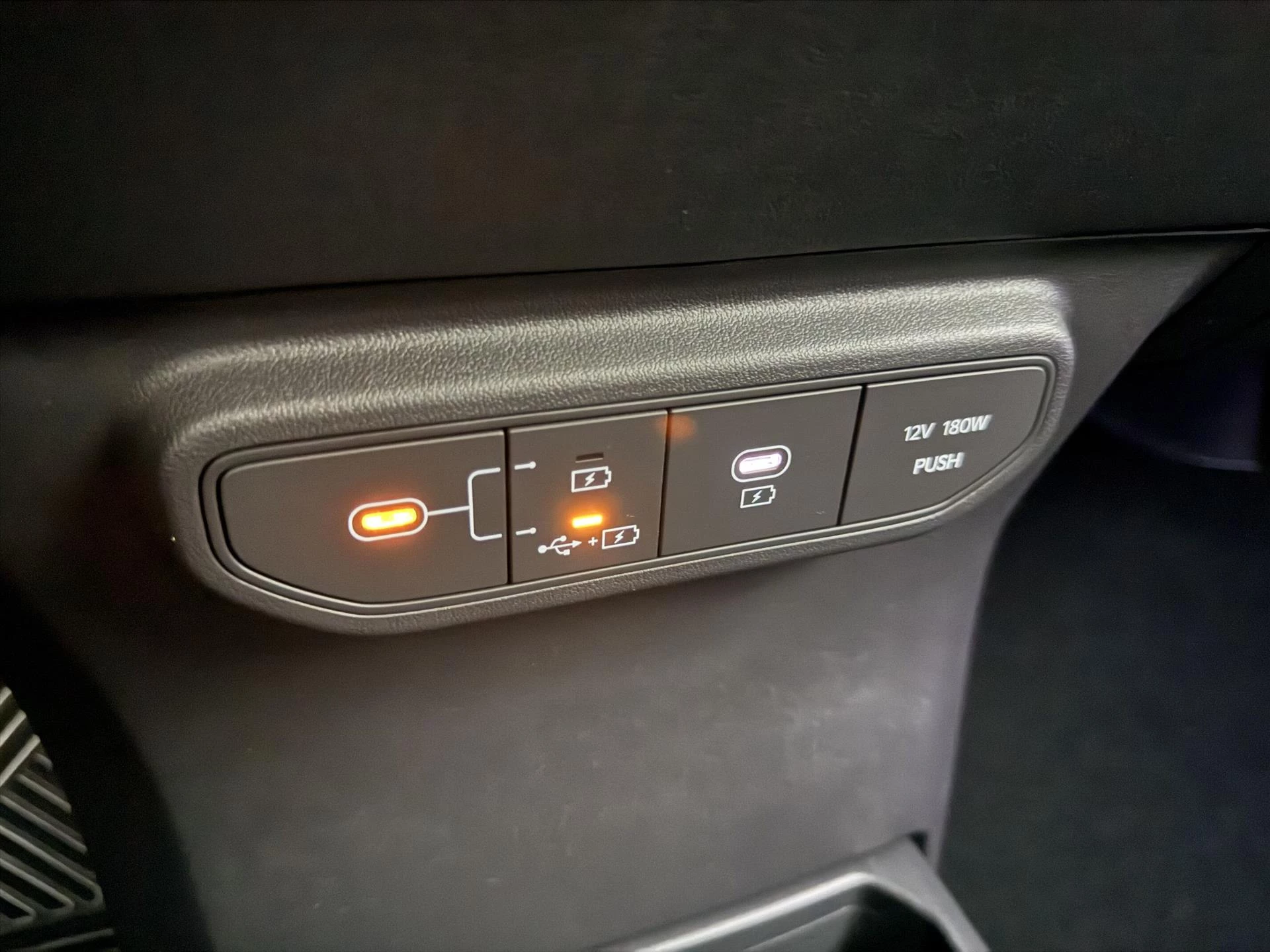 Hoofdafbeelding Kia EV5