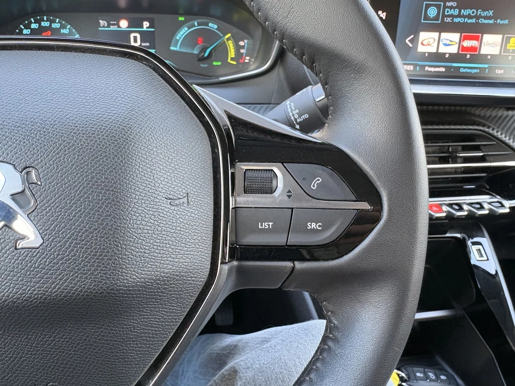 Hoofdafbeelding Peugeot e-208