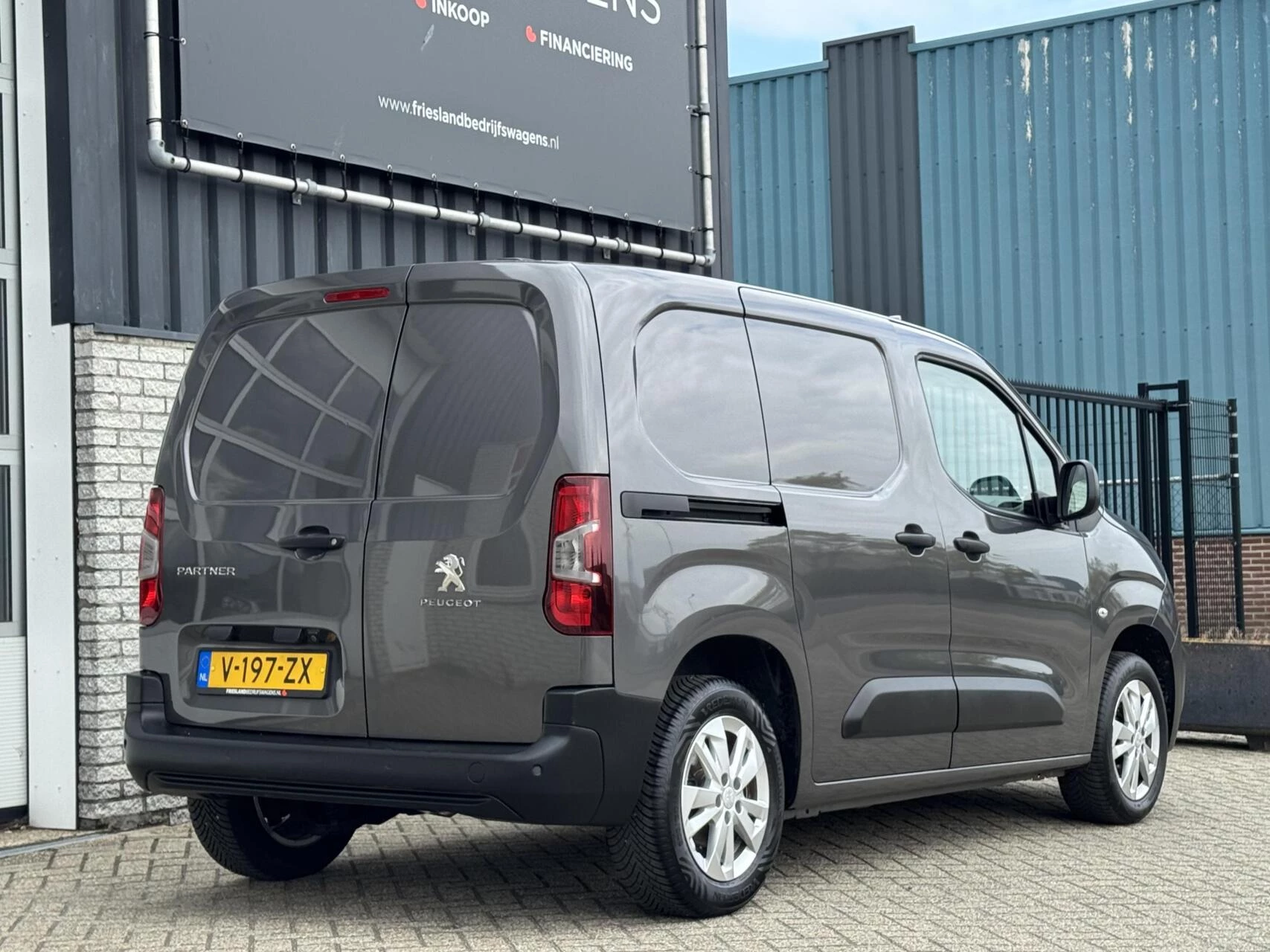 Hoofdafbeelding Peugeot Partner