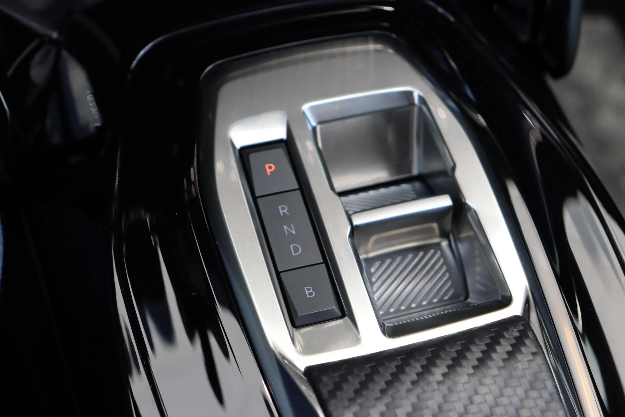 Hoofdafbeelding Peugeot e-2008
