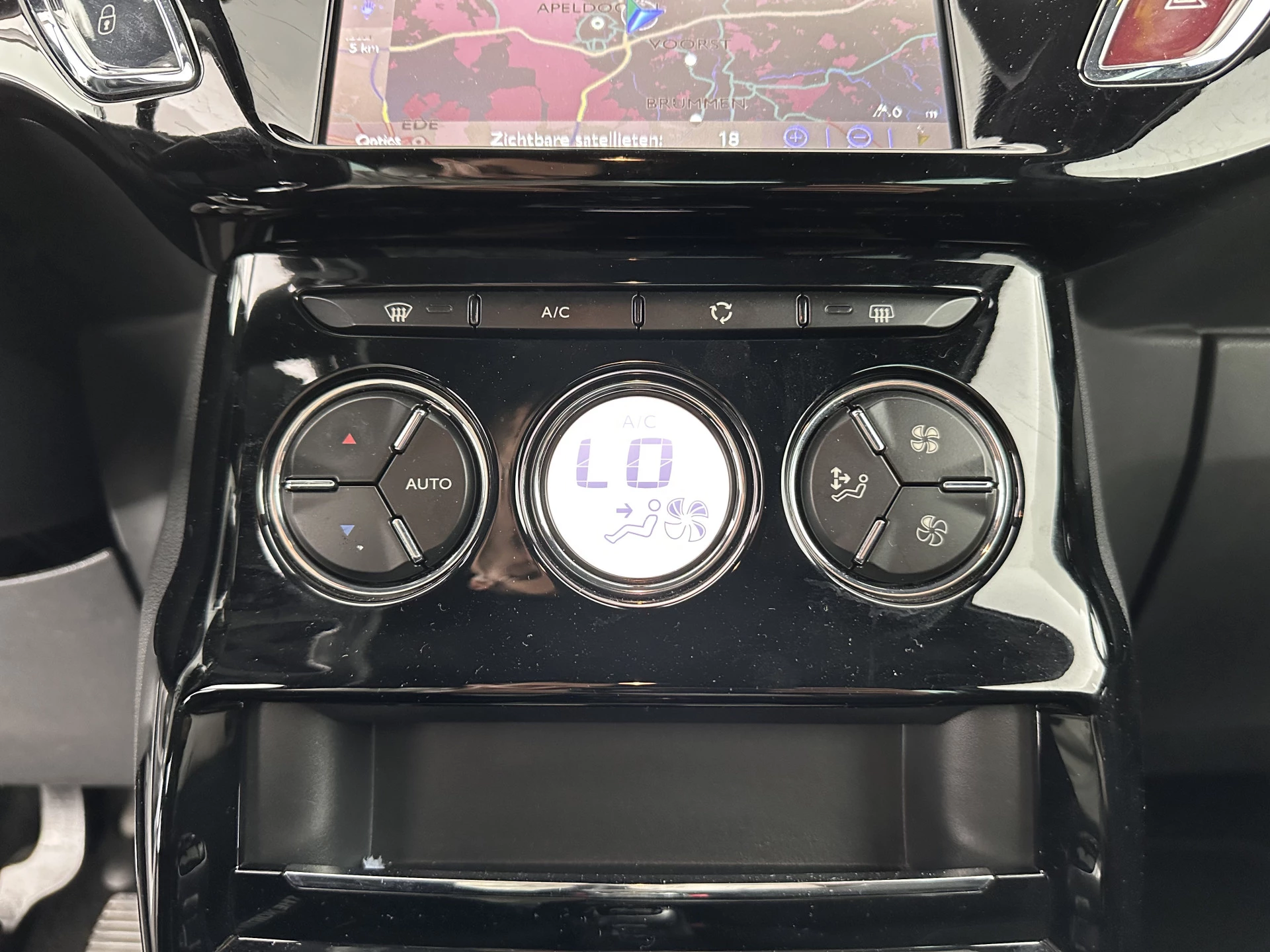 Hoofdafbeelding DS DS 3