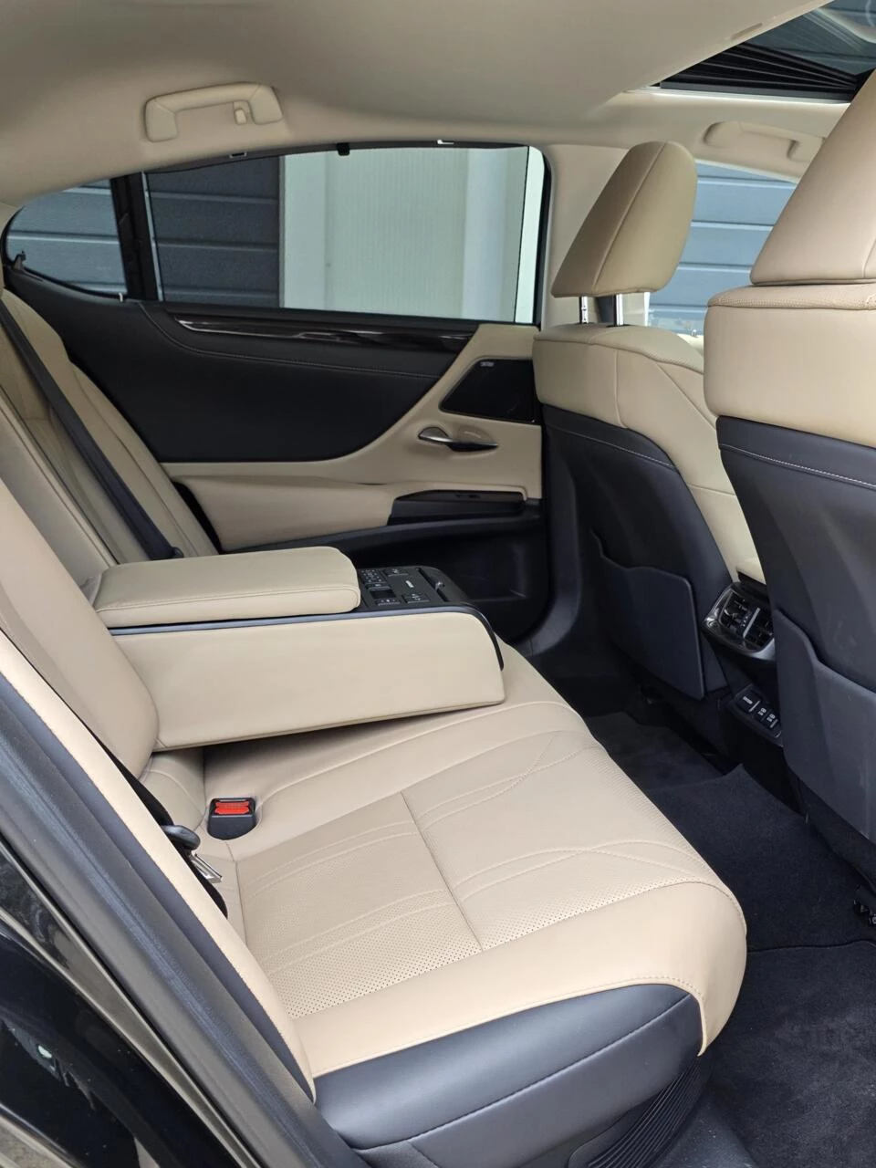 Hoofdafbeelding Lexus ES