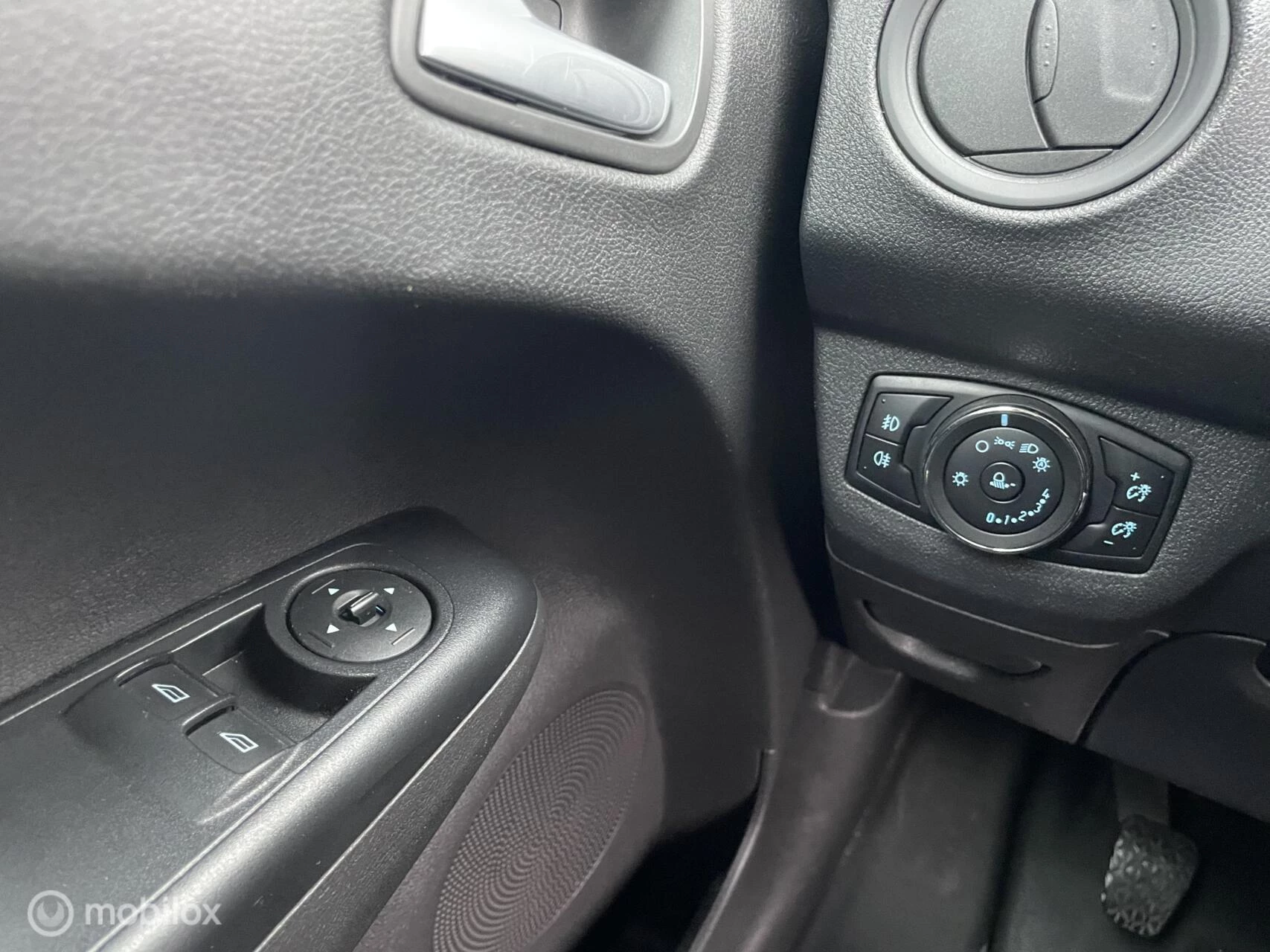 Hoofdafbeelding Ford Transit Courier